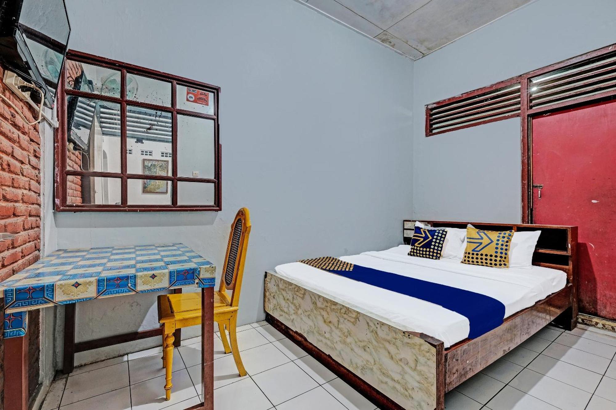 Spot On 91915 Homestay Superman Yogyakarta Exterior photo